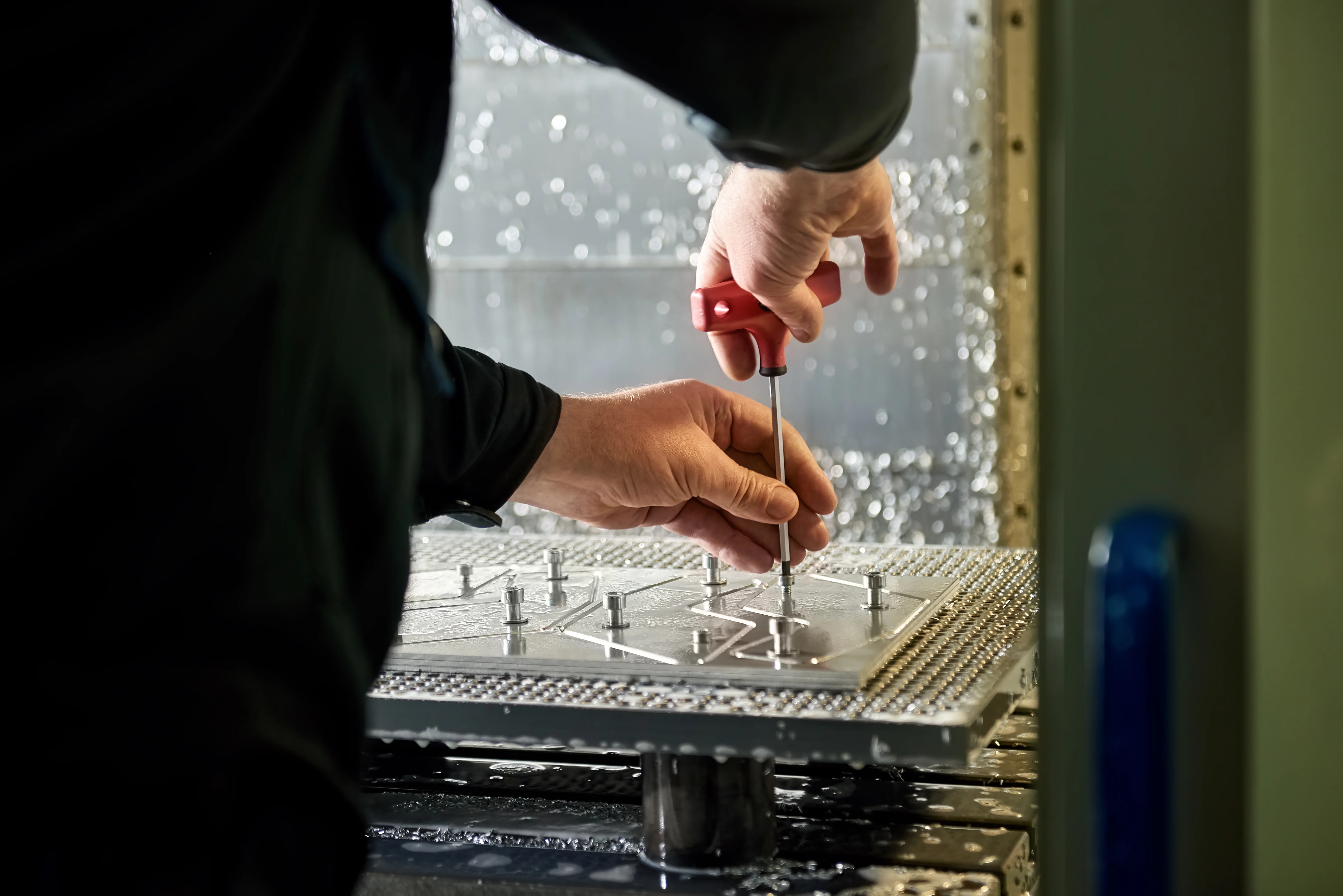 https://www.zeometrix.com/website/service/9981736578650cnc_come_Image_.webp